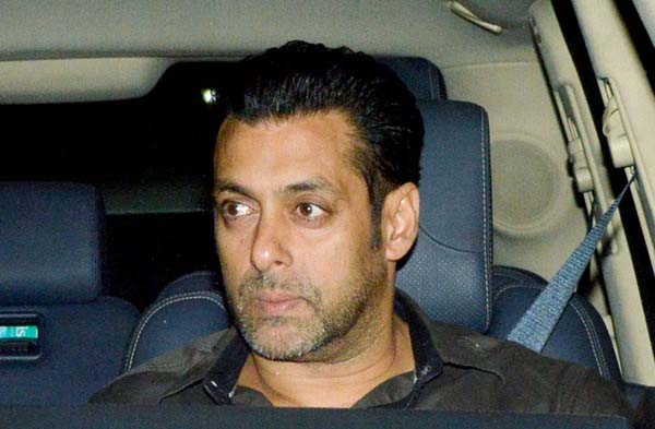 Salman Khan rushes to meet Sanjay Dutt